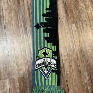 Seattle Sounders FC Scarf with Skyline Design